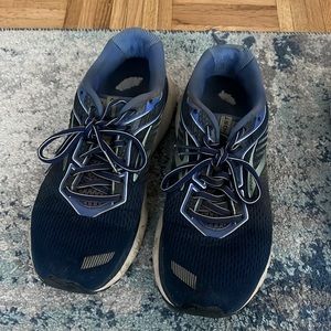 Brooks Ghost 14 running sneakers size 11
